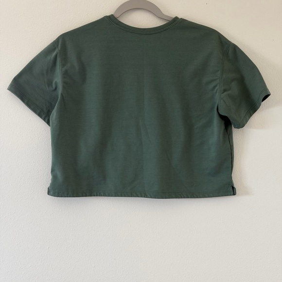 BYLT Essential Cropped Crew Green Tee size medium - Picture 7 of 7